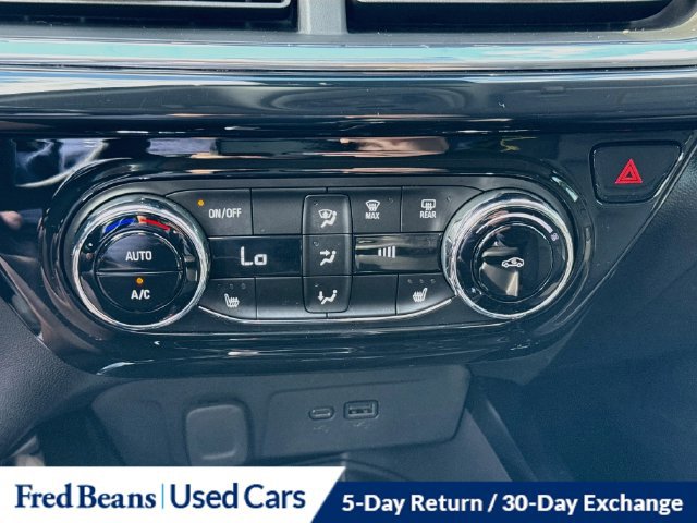 Used 2025 Chevrolet Trax ACTIV w/ Sunroof Package FWD image 21