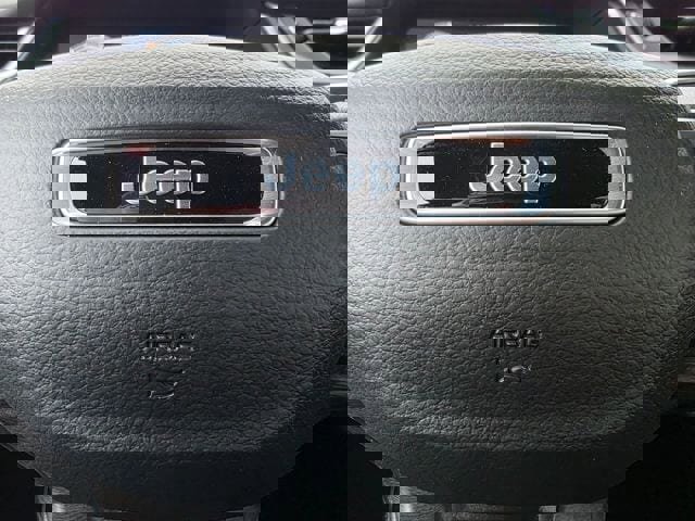 New 2025 Jeep Grand Cherokee L Limited w/ Trailer Tow Package image 15