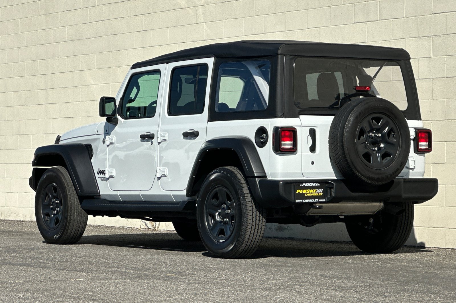 Used 2021 Jeep Wrangler Unlimited Sport AWD/4WD image 6