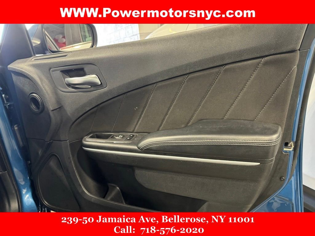 Used 2022 Dodge Charger SXT RWD image 17