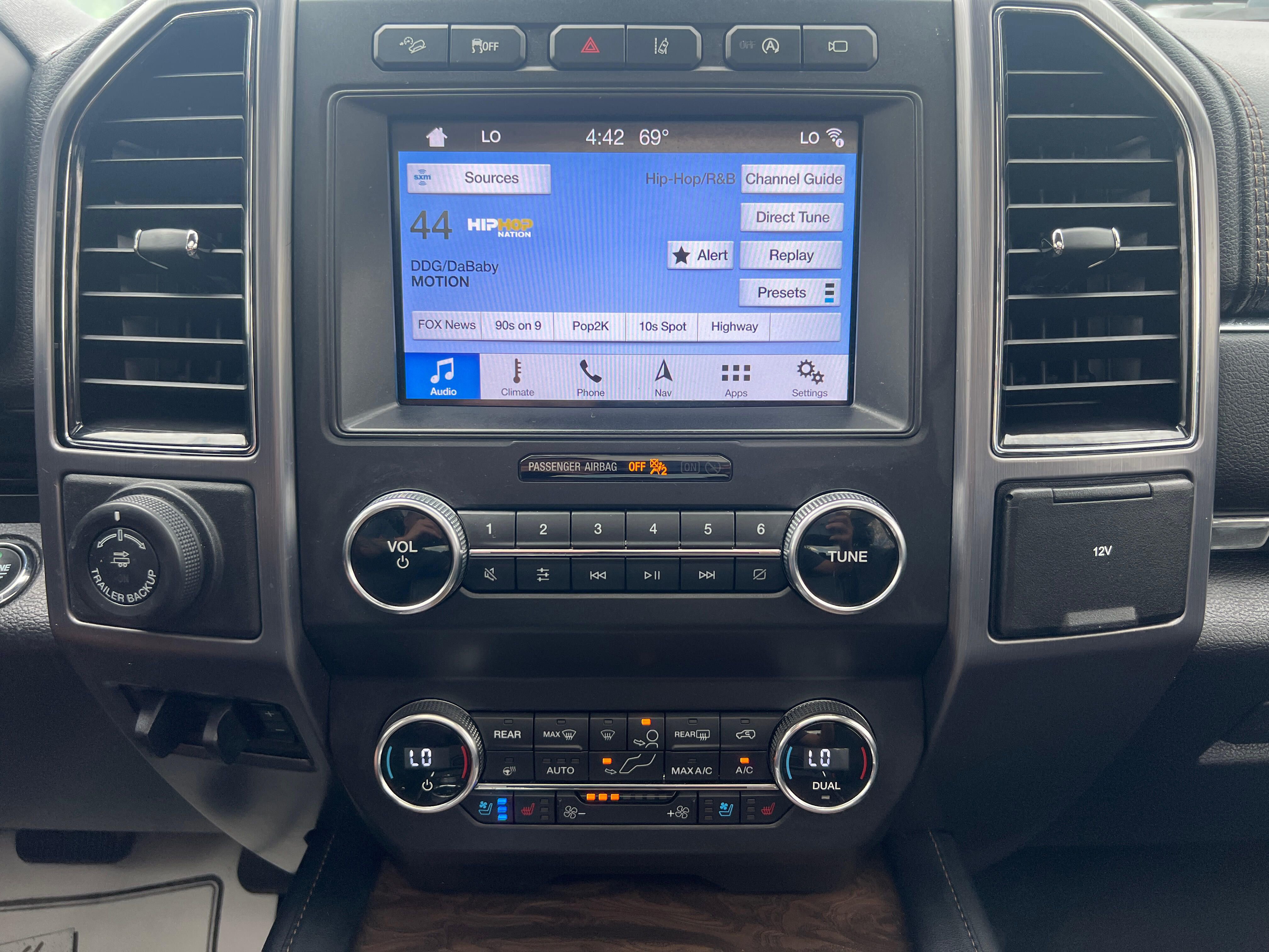 Used 2019 Ford Expedition Platinum image 18