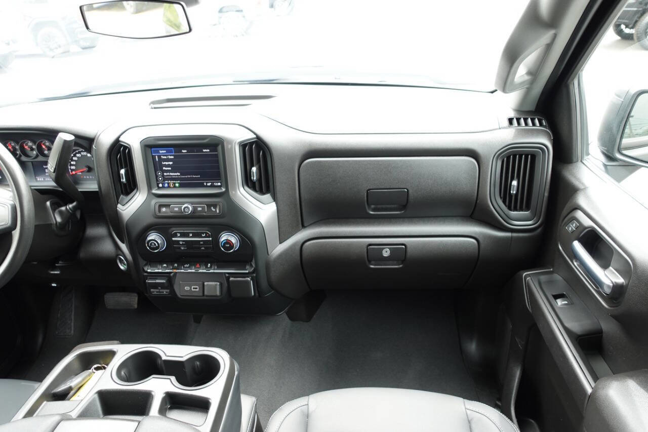 Used 2024 Chevrolet Silverado 1500 Custom AWD/4WD image 33