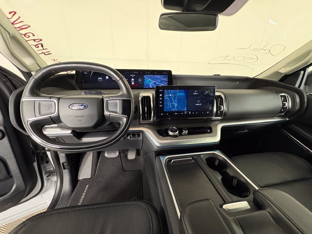 Certified 2025 Ford Expedition Platinum AWD/4WD image 8