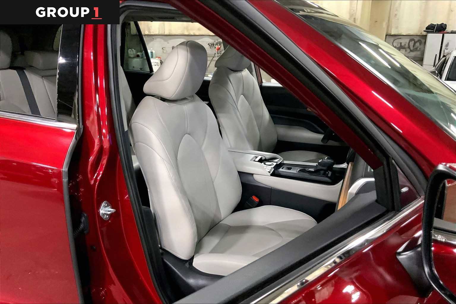 Used 2024 Toyota Grand Highlander Limited image 9