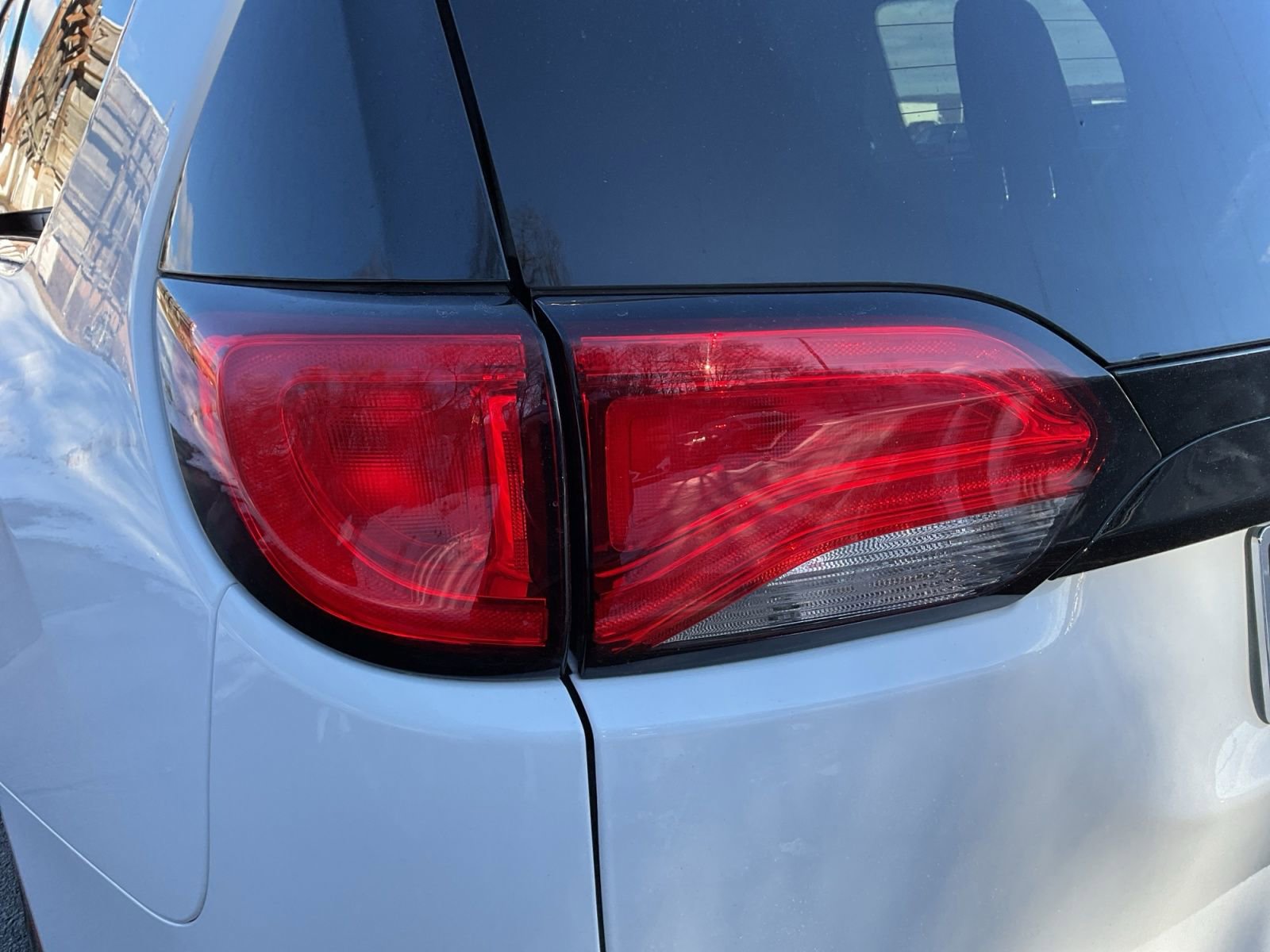 Used 2023 Chrysler Voyager LX image 31