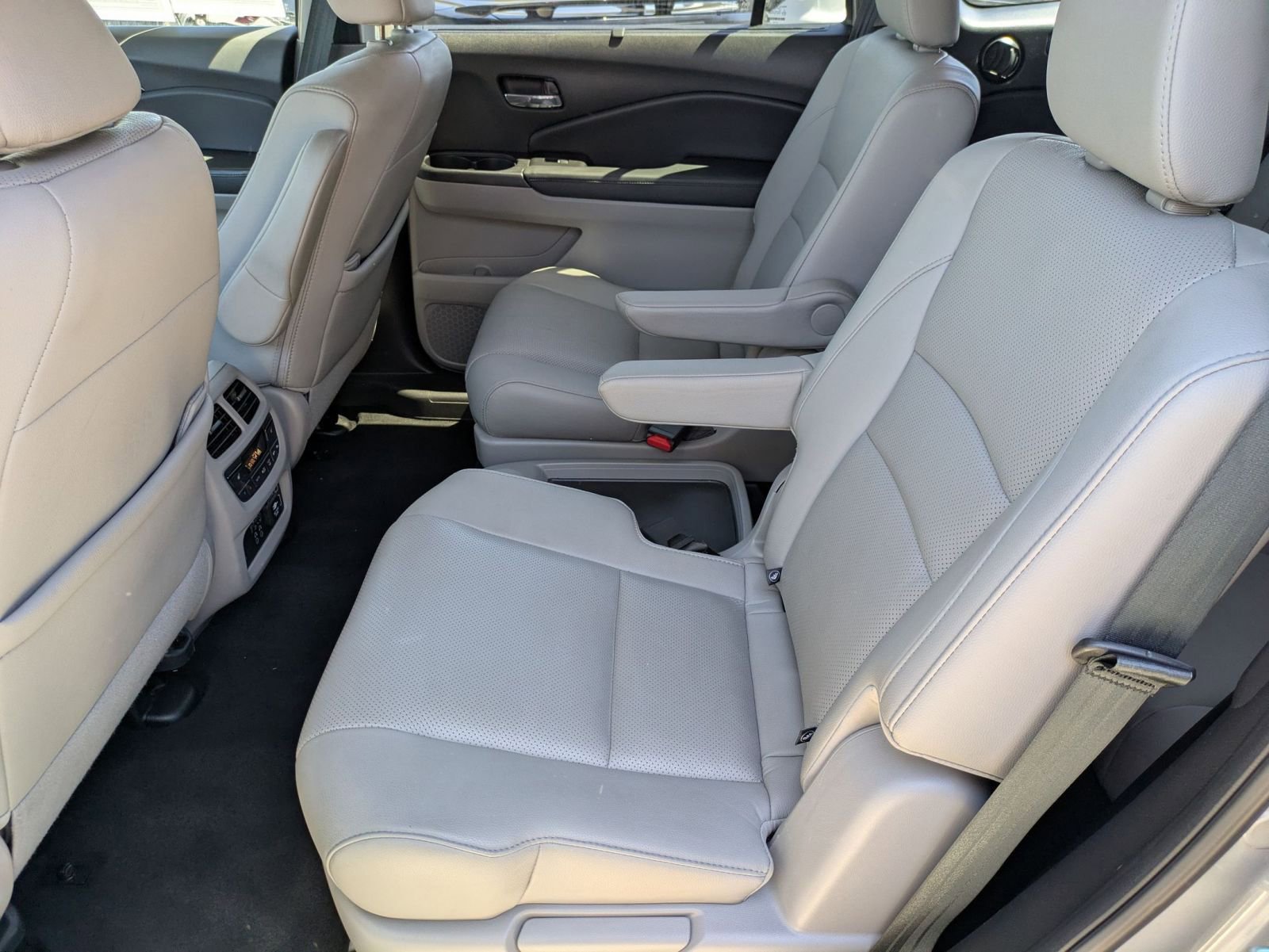 Used 2019 Honda Pilot Elite image 24