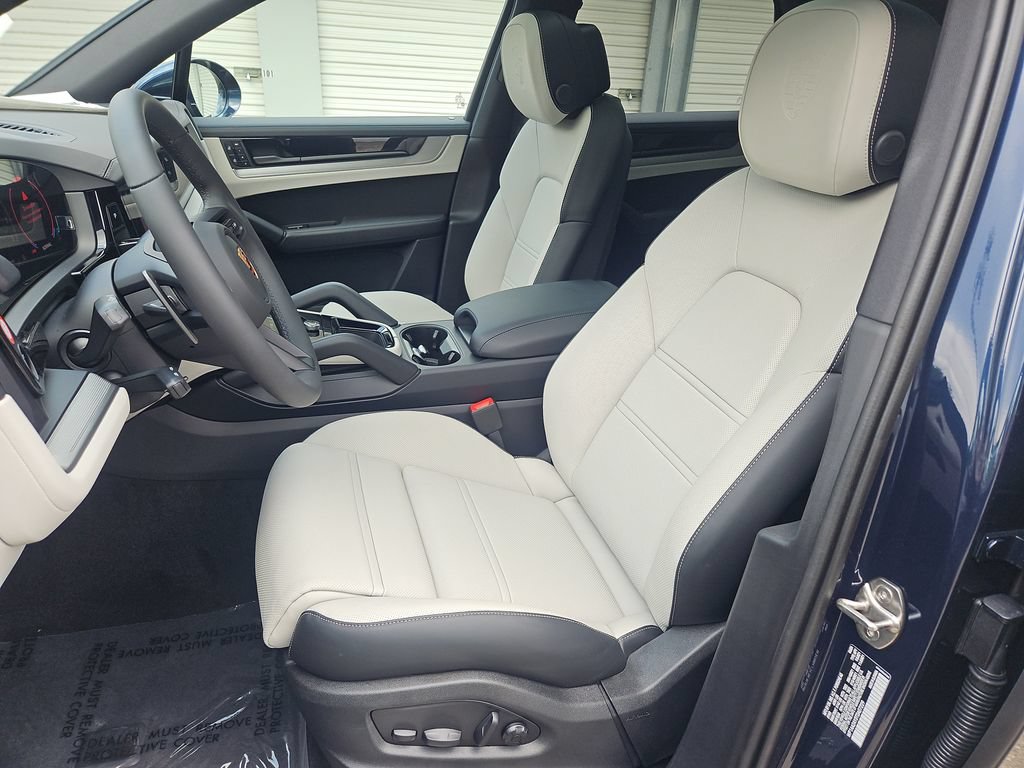 New 2026 Porsche Cayenne AWD/4WD image 5