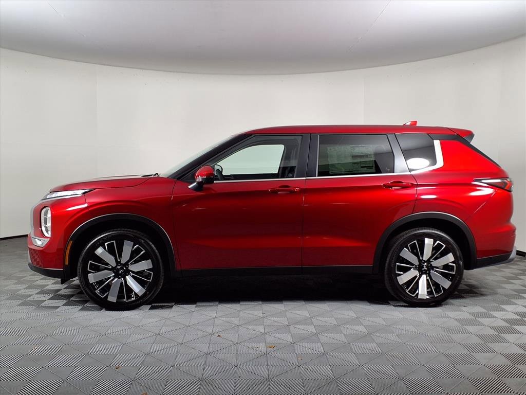 New 2025 Mitsubishi Outlander SE image 4