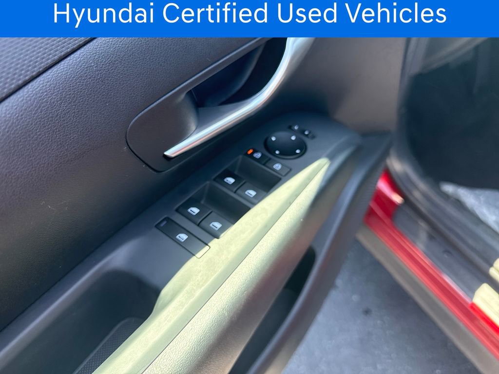 Certified 2025 Hyundai Tucson SE FWD image 12