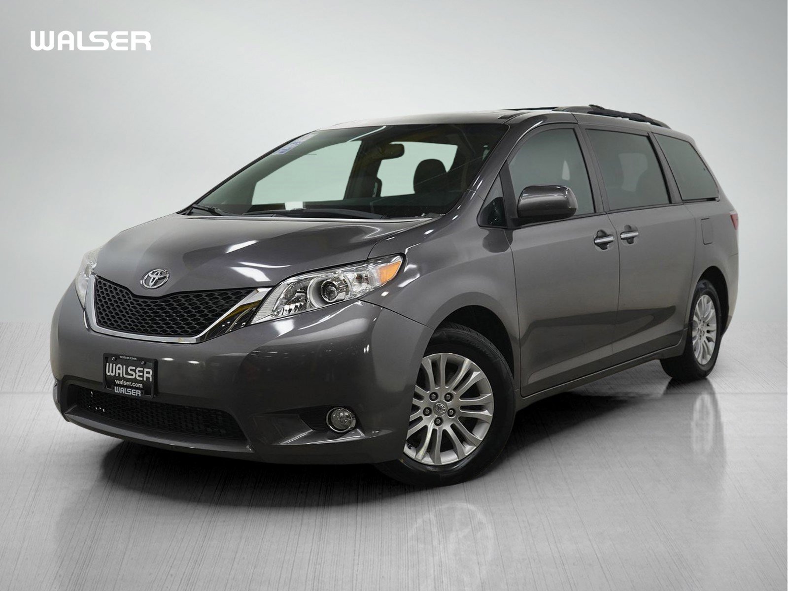 Used 2017 Toyota Sienna XLE Premium image 1