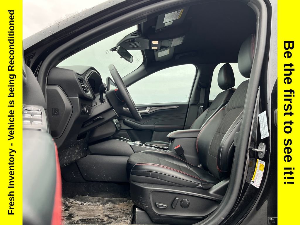 Used 2023 Ford Escape ST-Line w/ Tech Pack #1 image 9