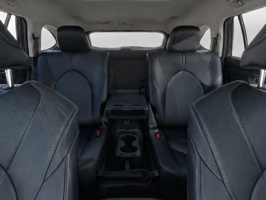 Certified 2021 Toyota Highlander Limited AWD/4WD image 17