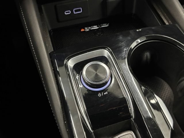 Used 2025 Buick Envision Preferred AWD/4WD image 39