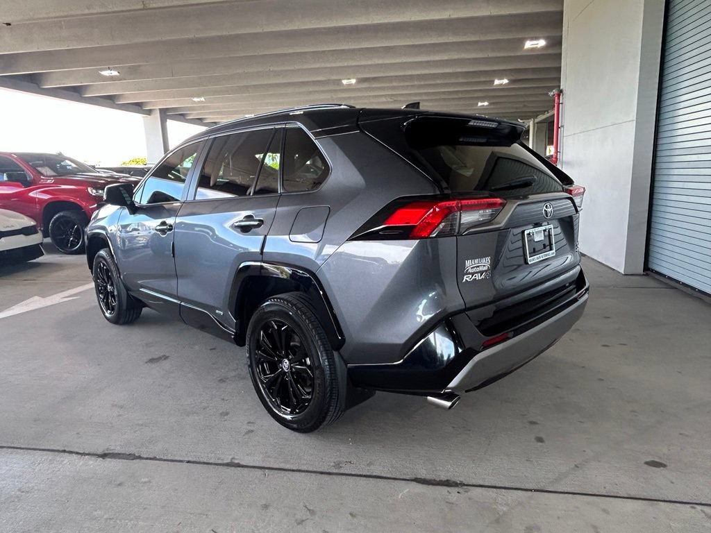 Used 2025 Toyota RAV4 XSE AWD/4WD image 3