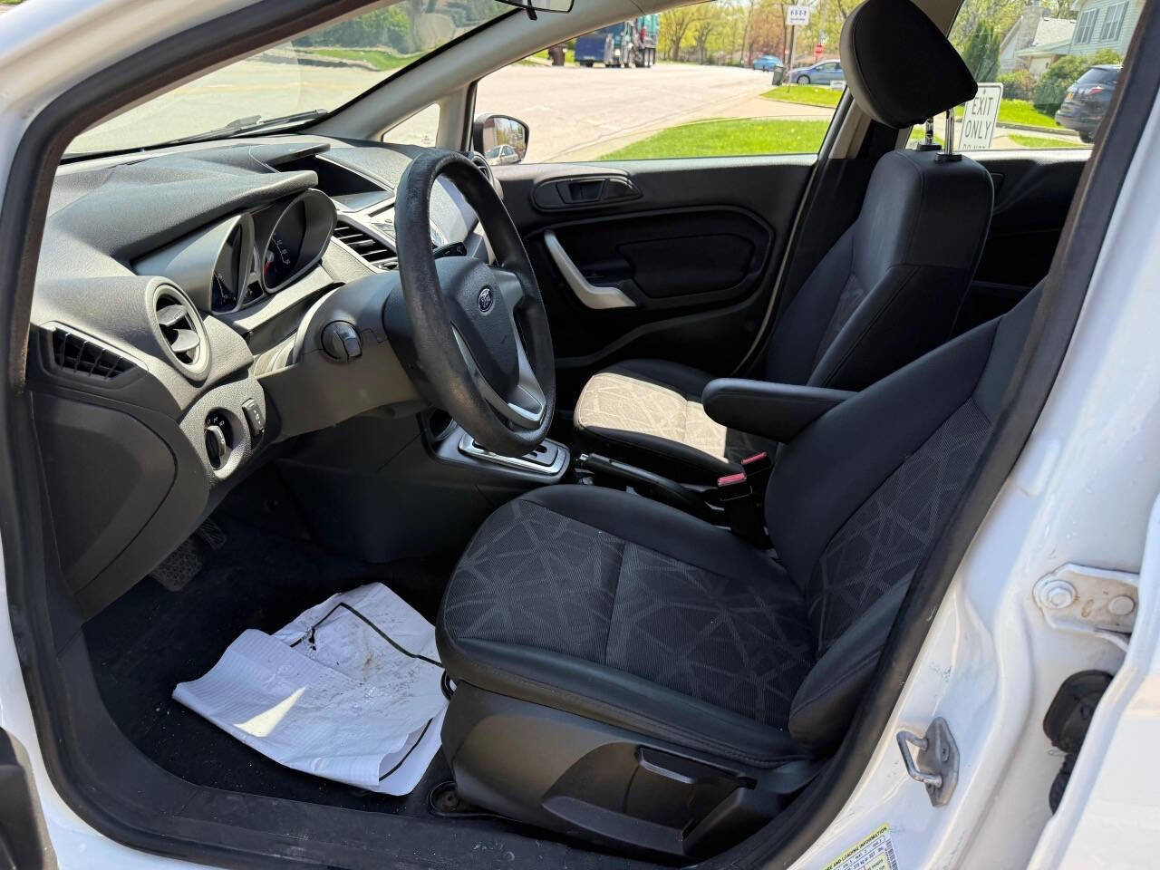 Used 2012 Ford Fiesta SE FWD image 13