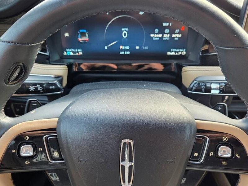 Used 2023 Lincoln Corsair Reserve image 21