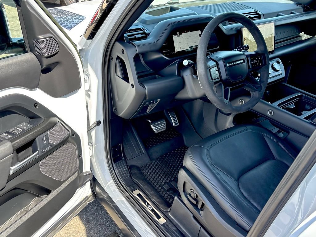 Used 2023 Land Rover Defender 110 V8 AWD/4WD image 8