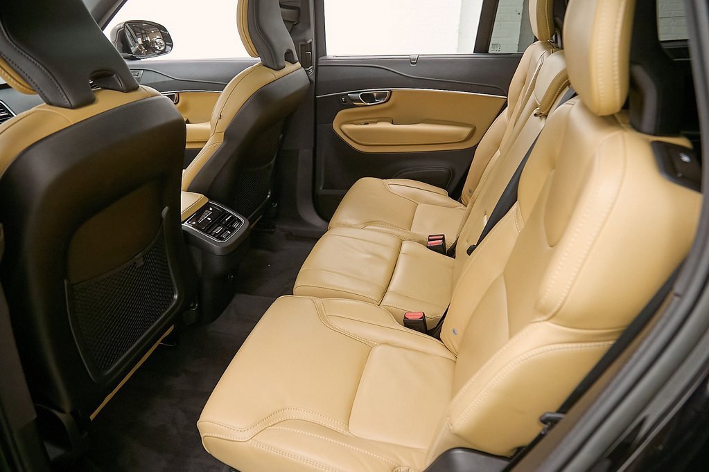 Certified 2023 Volvo XC90 B6 Ultimate w/ Protection Package Premier image 22