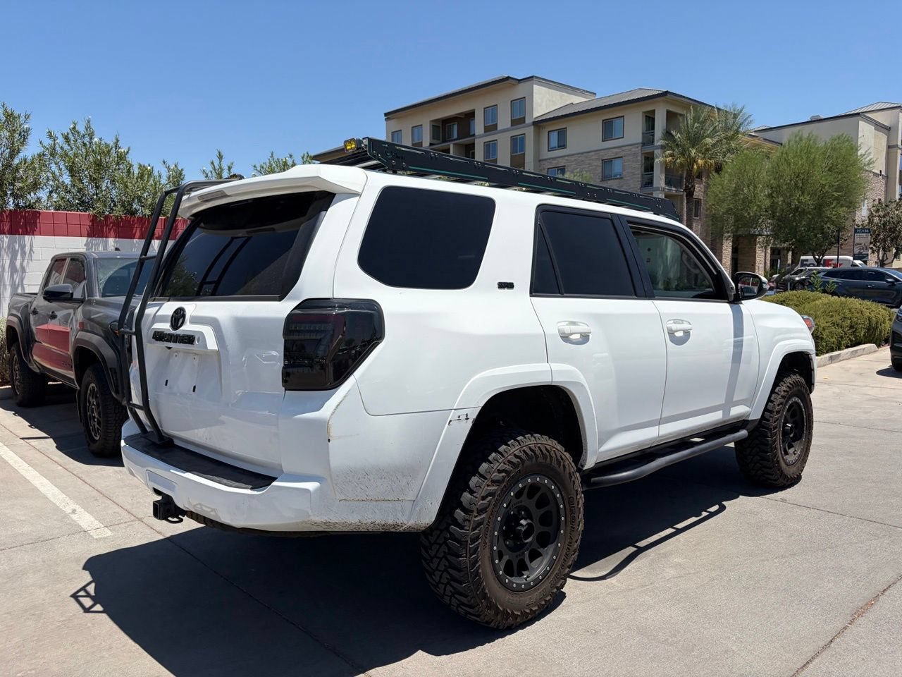 Used 2018 Toyota 4Runner SR5 Premium AWD/4WD image 2