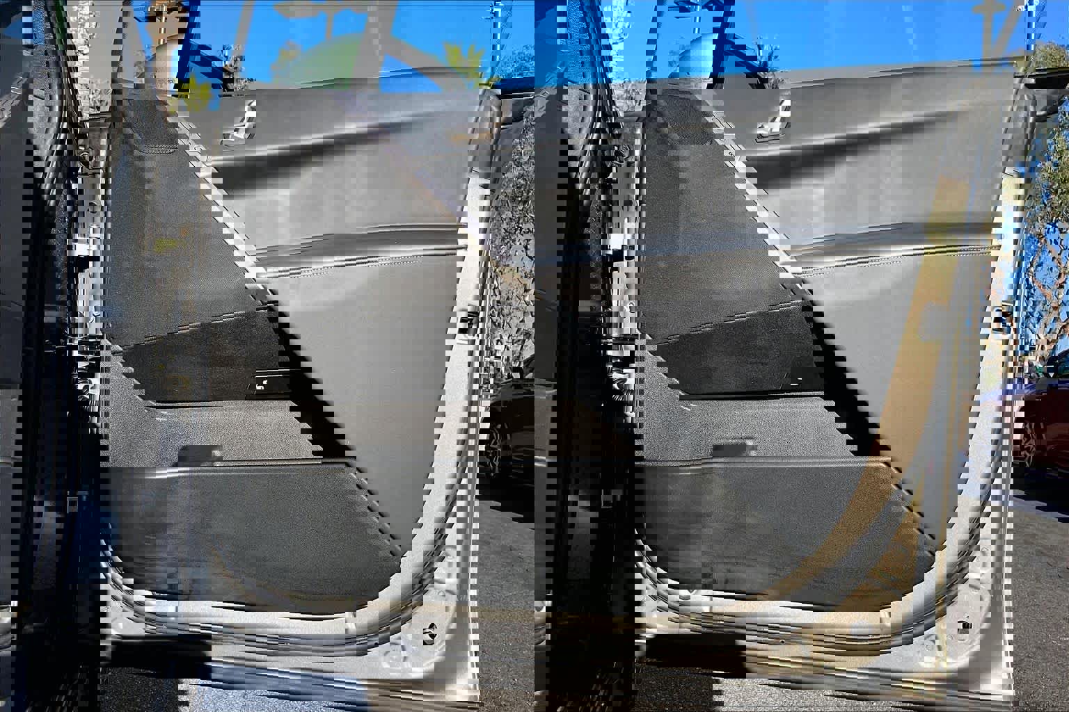 Used 2023 BMW iX xDrive50 image 21