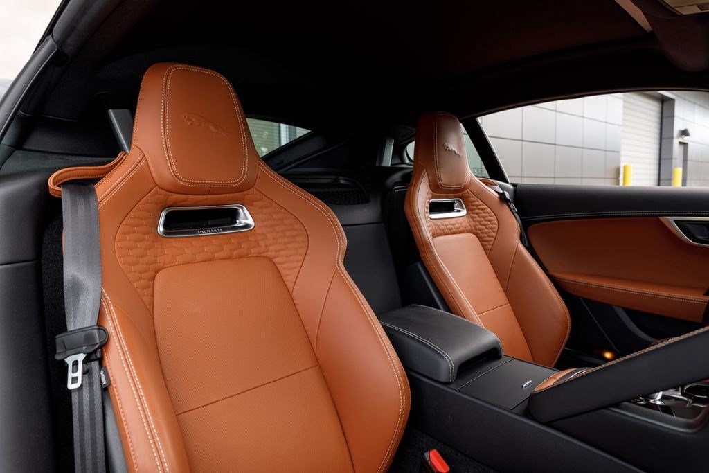 Used 2023 Jaguar F-TYPE Coupe RWD image 11