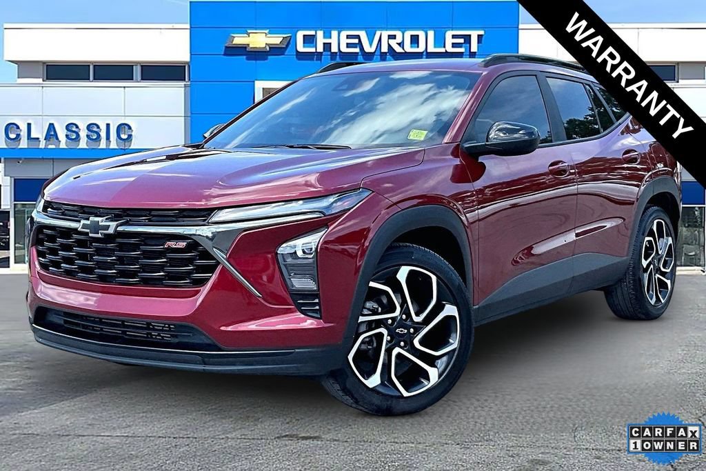 Used 2025 Chevrolet Trax RS w/ Driver Confidence Package FWD image 2