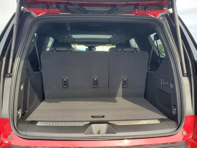 New 2026 Chevrolet Suburban Premier image 9