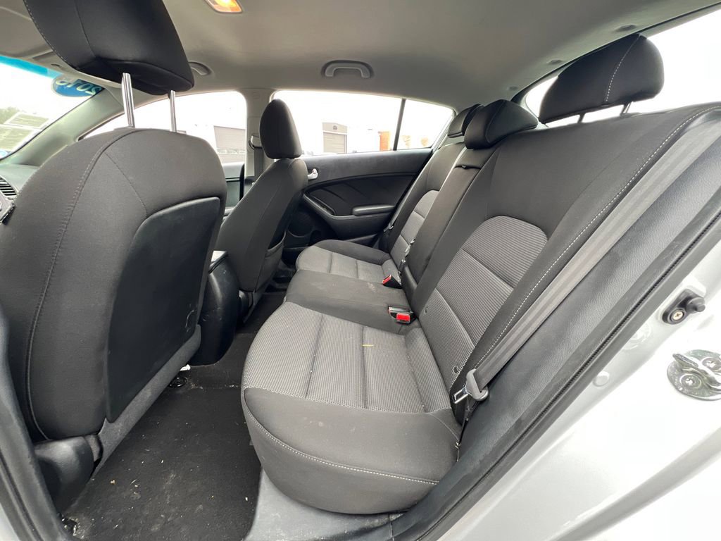 Used 2018 Kia Forte LX image 28