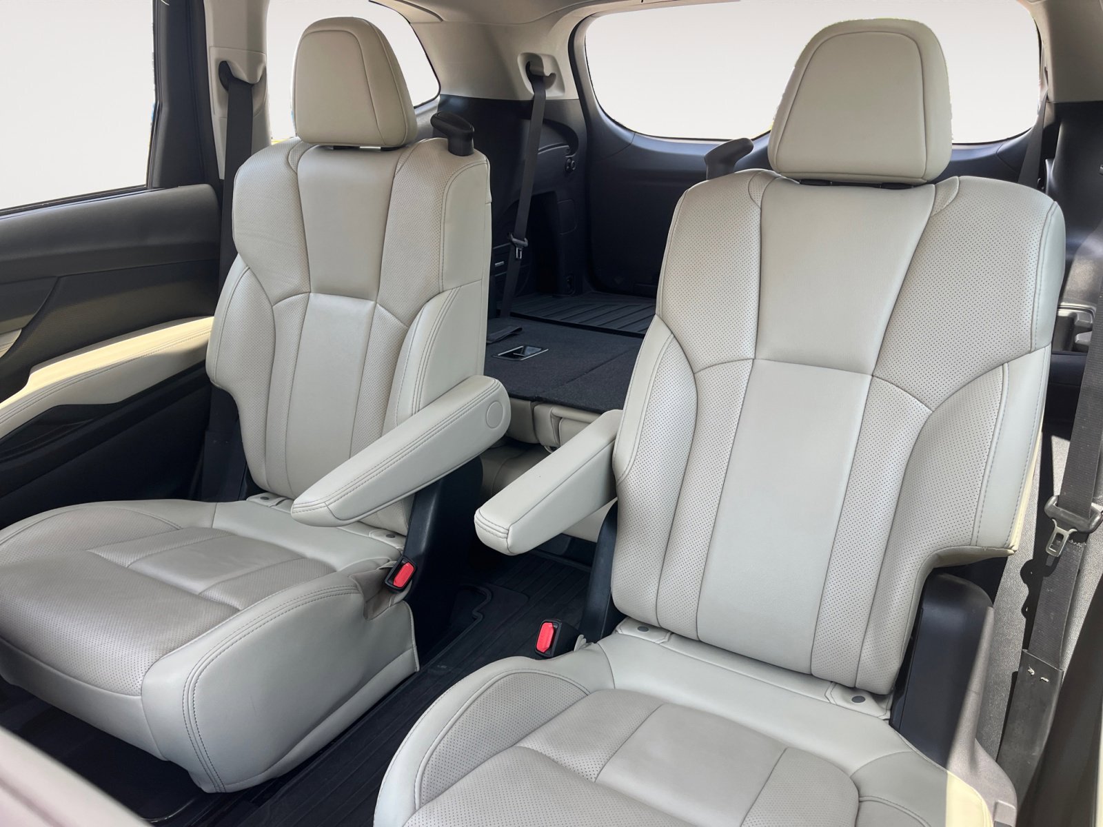 Used 2022 Subaru Ascent Limited w/ Technology Package image 18