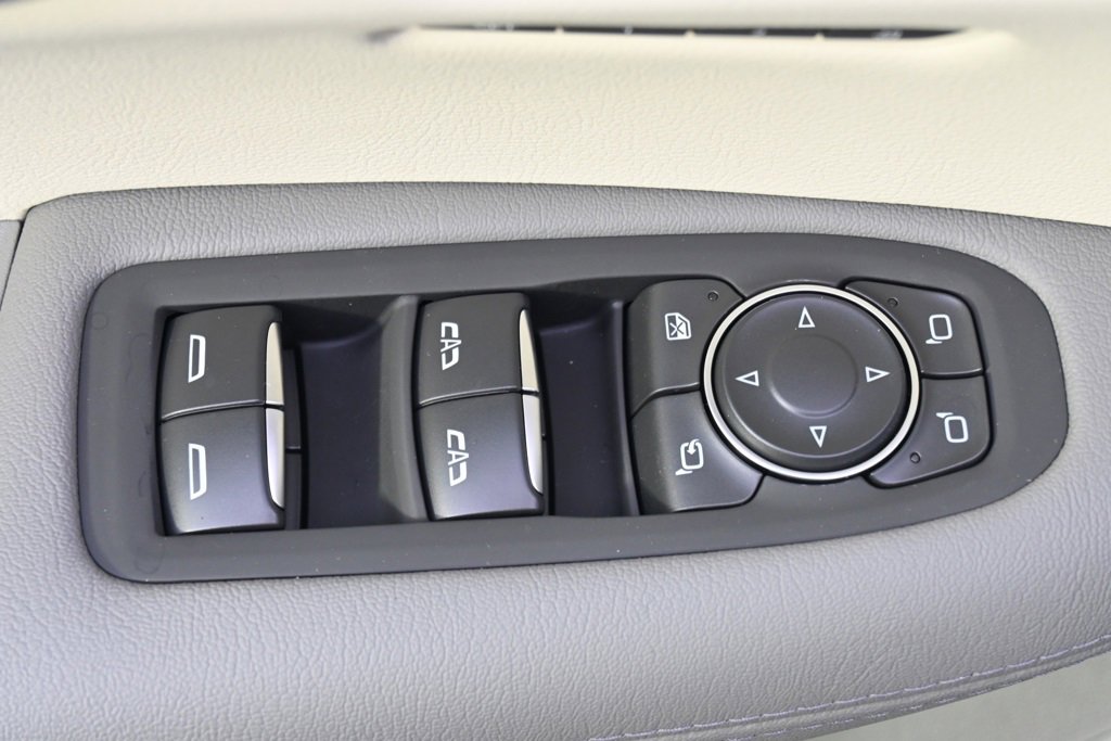 New 2025 Cadillac XT5 Premium Luxury w/ LPO, Floor Liner Package image 23