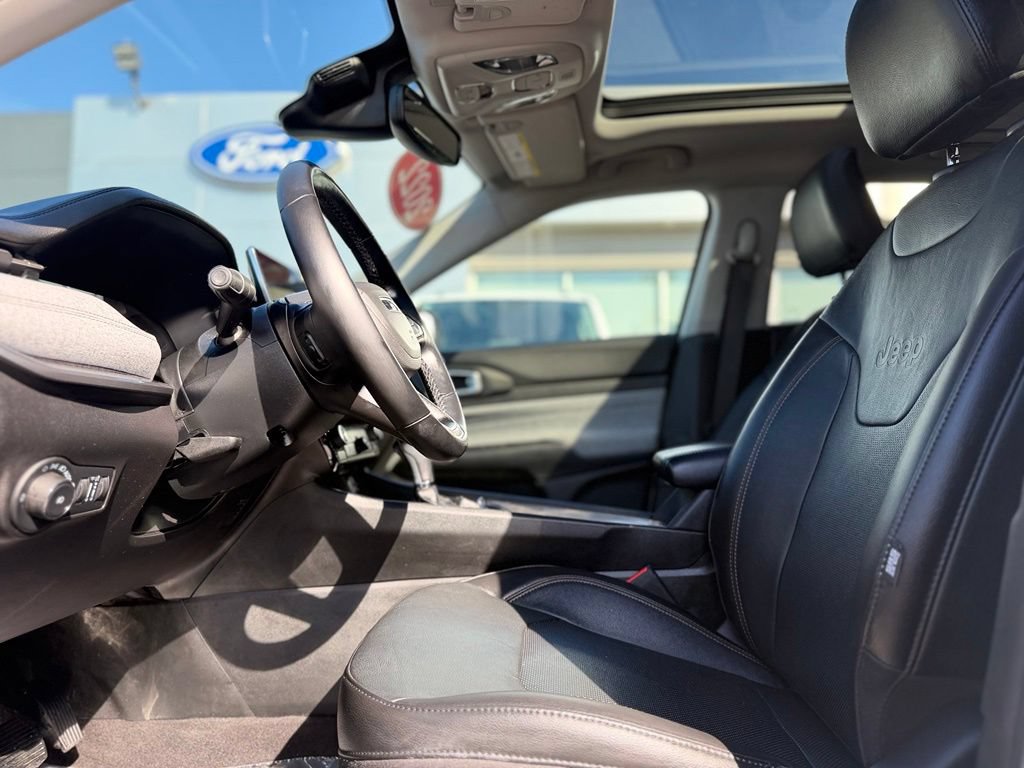 Used 2022 Jeep Compass Latitude w/ Sun and Sound Group AWD/4WD image 15