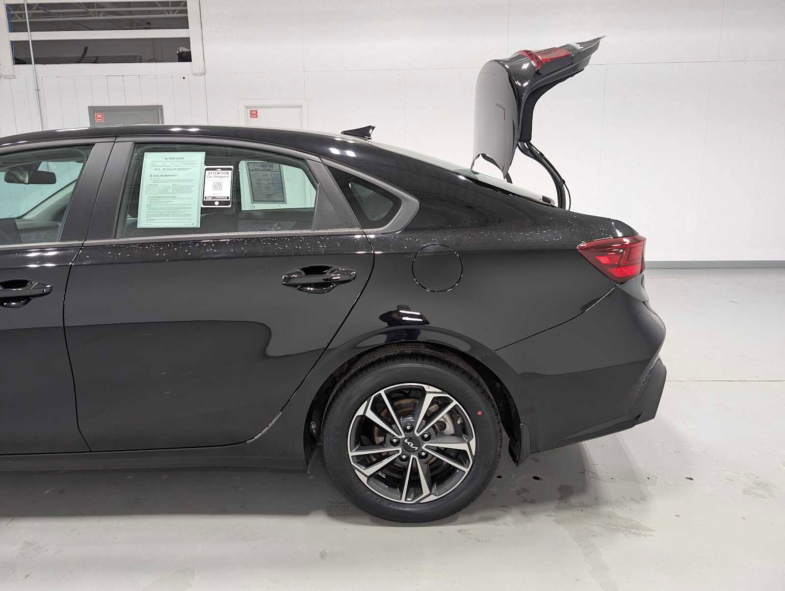 Used 2024 Kia Forte LXS w/ LXS Technology Package image 11