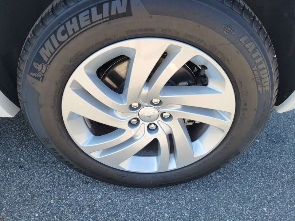 Used 2024 Land Rover Discovery Sport S image 31