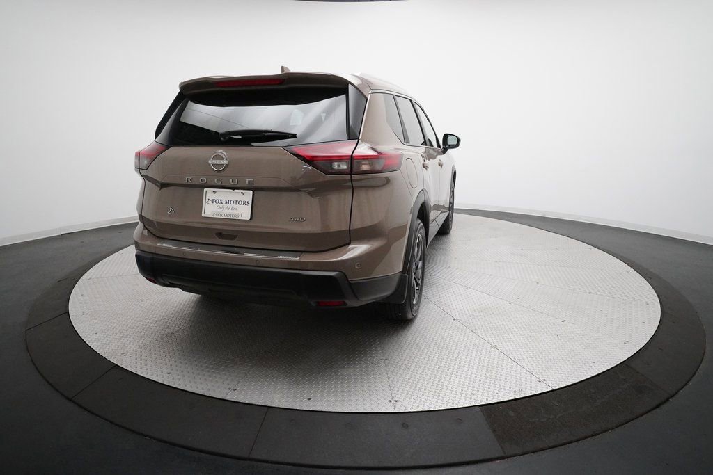 Used 2025 Nissan Rogue SV w/ SV Premium Package image 36