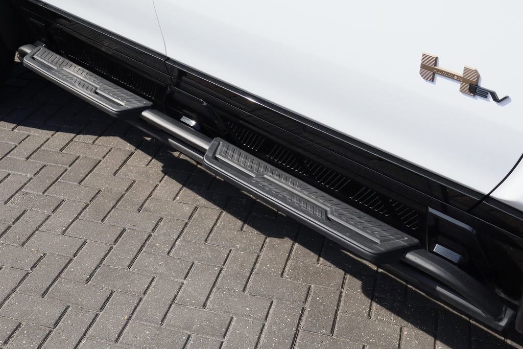 Certified 2022 GMC Hummer EV Edition 1 w/ LPO, Illumination Package image 10