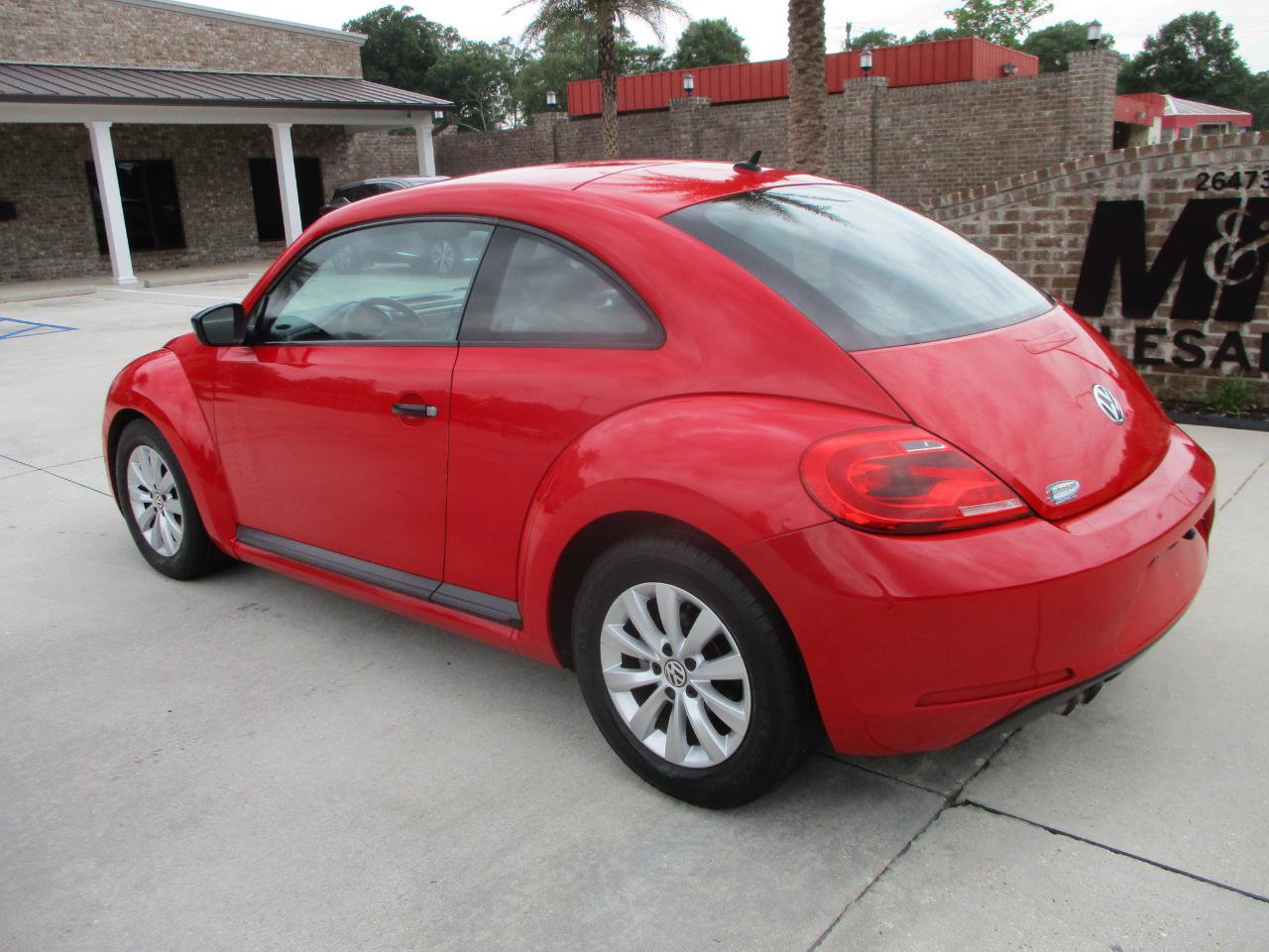 Used 2015 Volkswagen Beetle 1.8T Classic FWD image 3