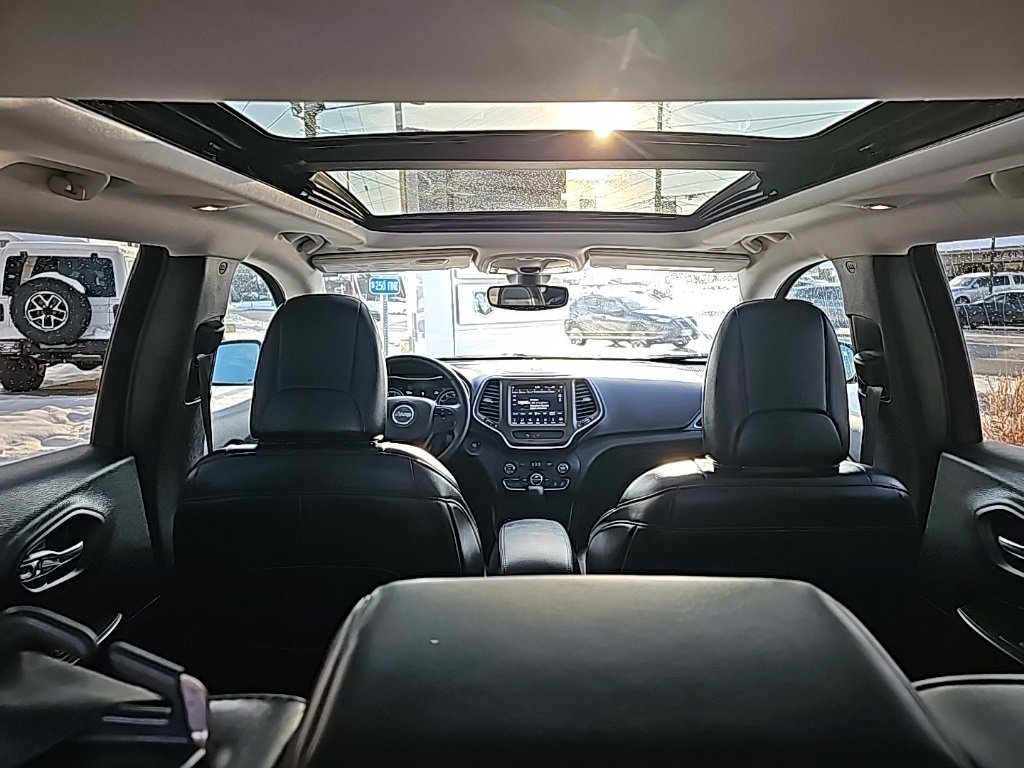 Used 2019 Jeep Cherokee Trailhawk w/ Comfort/Convenience Group image 3