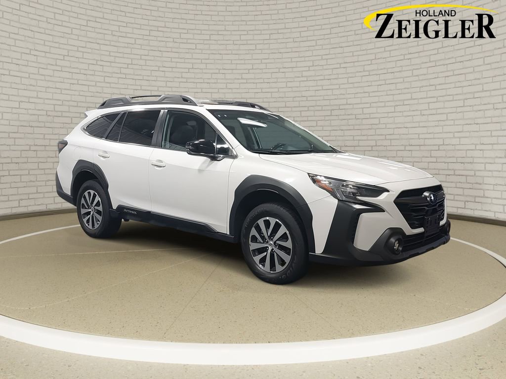 Used 2023 Subaru Outback Premium image 3