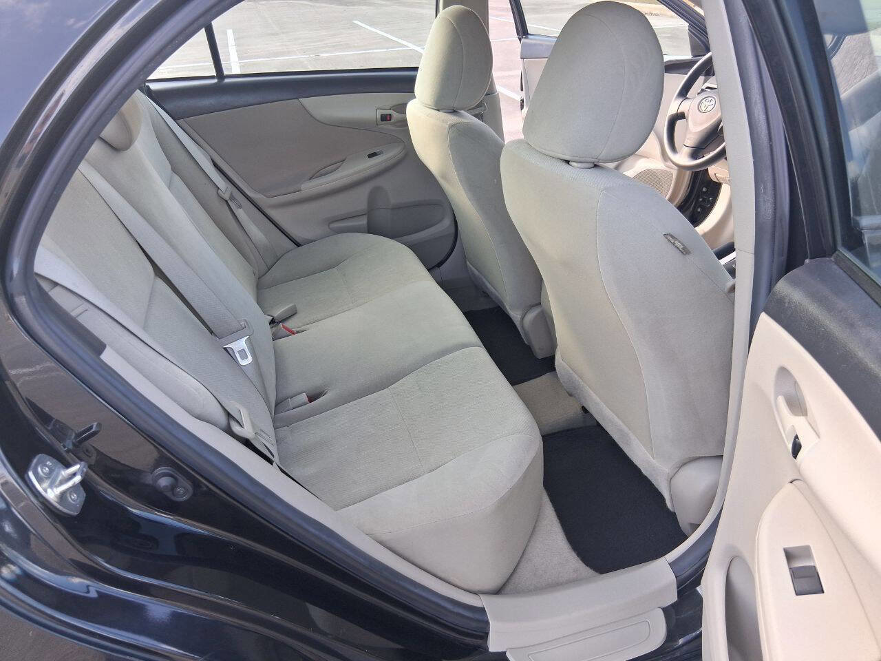 Used 2013 Toyota Corolla L image 16