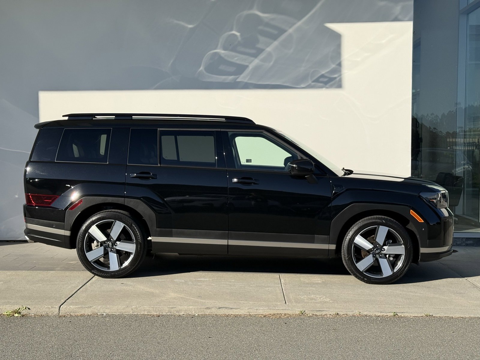 Used 2024 Hyundai Santa Fe Limited image 8