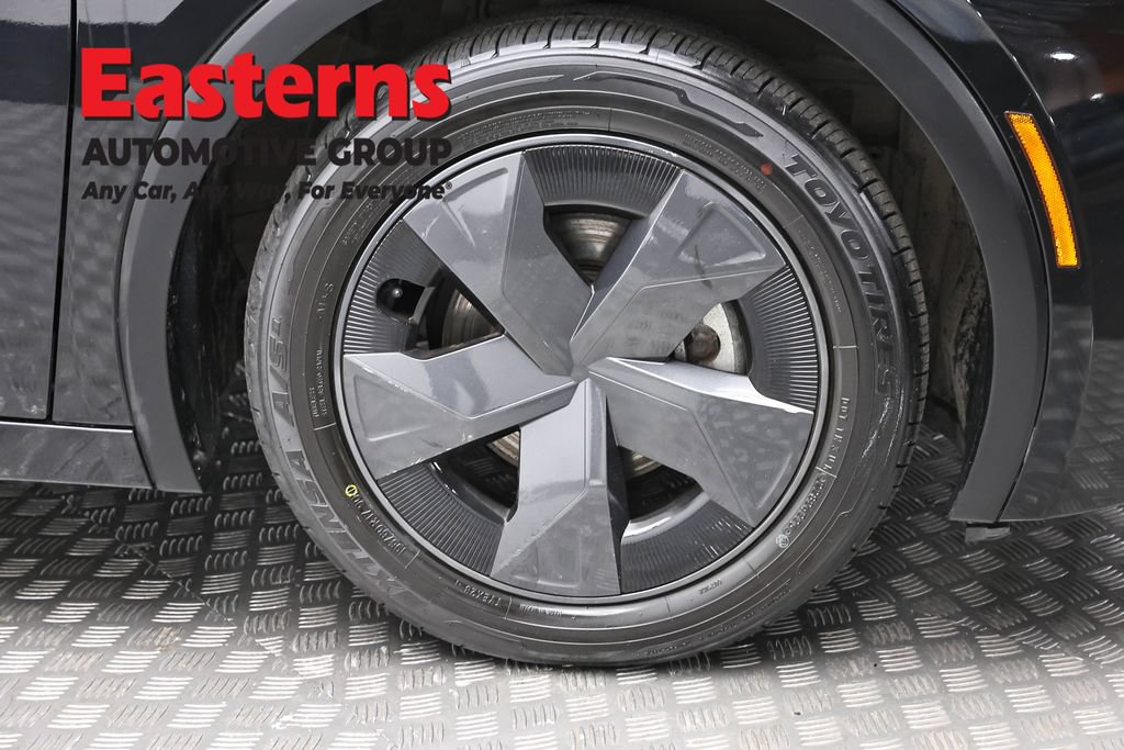 Used 2023 Toyota Prius LE FWD image 30