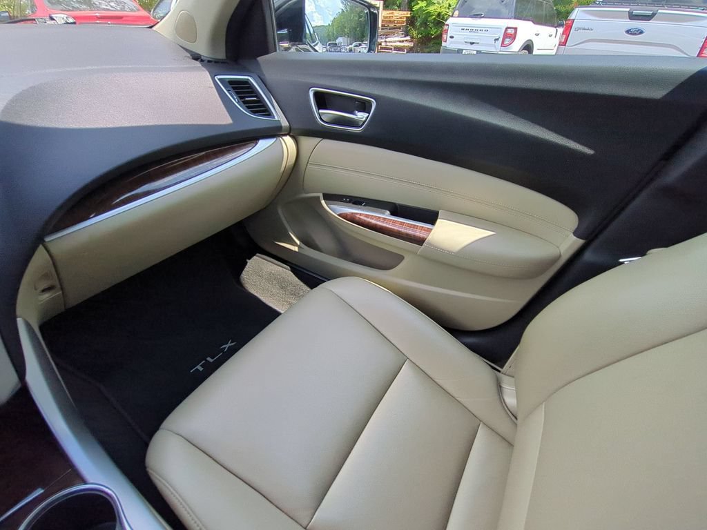 Used 2018 Acura TLX FWD image 19