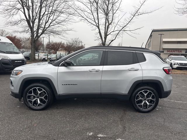 Certified 2025 Jeep Compass Limited w/ Sun & Sound Group image 19