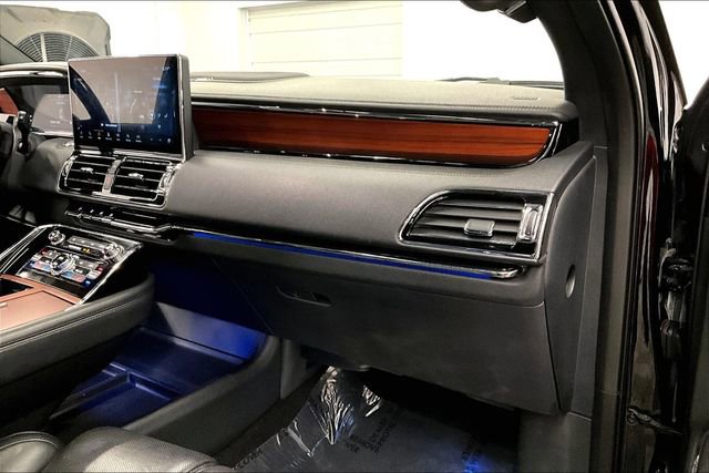 Used 2024 Lincoln Navigator Reserve image 17