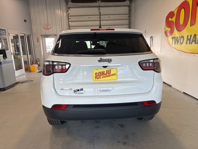 Used 2025 Jeep Compass Sport w/ Mopar Graphics Package image 4