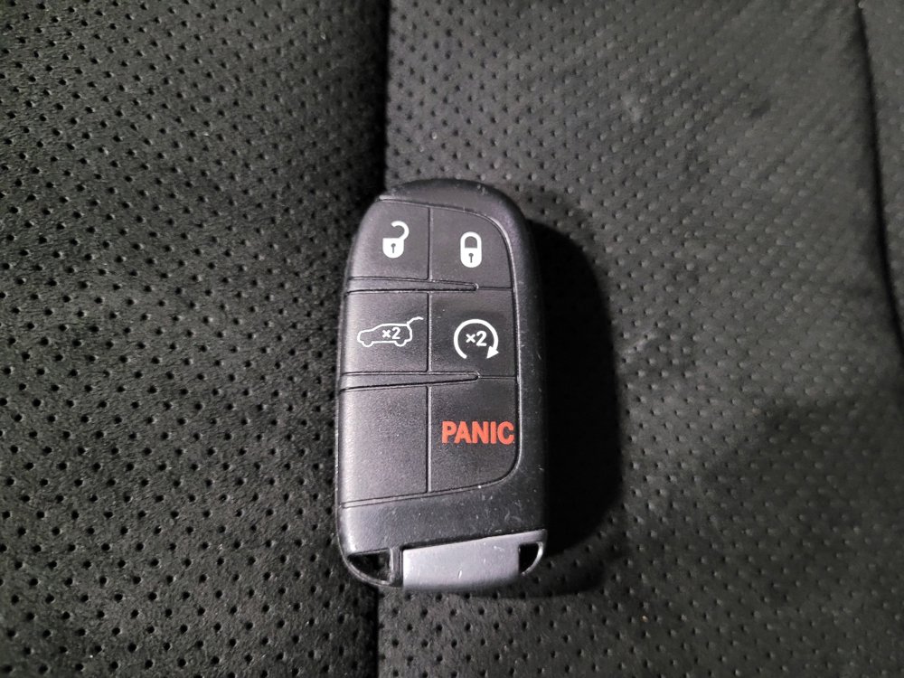 Used 2021 Jeep Grand Cherokee Laredo X image 32