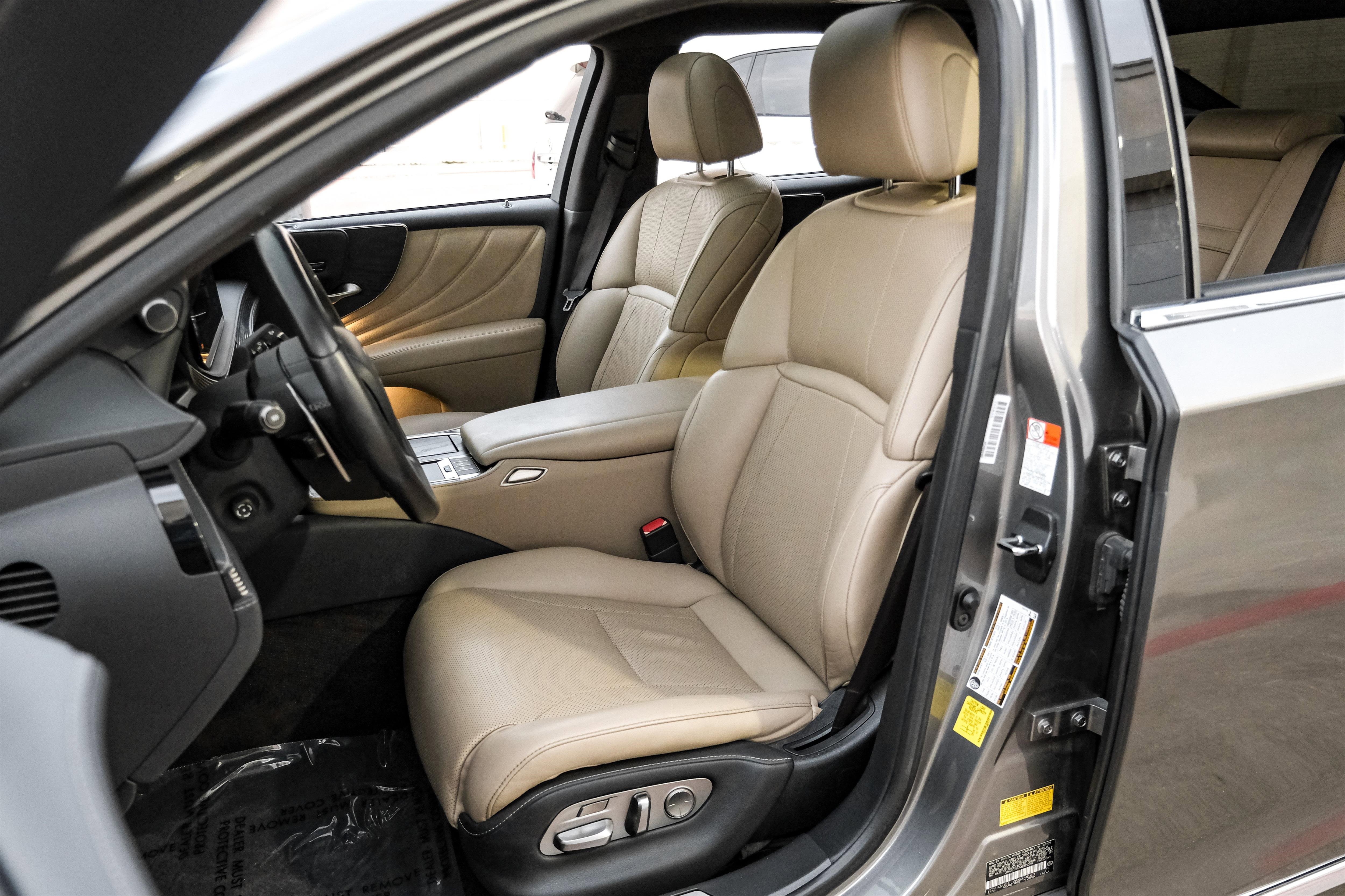 Used 2021 Lexus LS 500 w/ Accessory Package (Z1) image 34