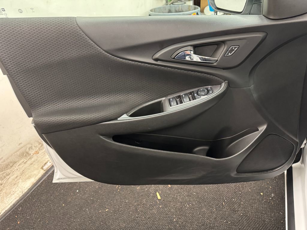 Used 2023 Chevrolet Malibu LT image 14