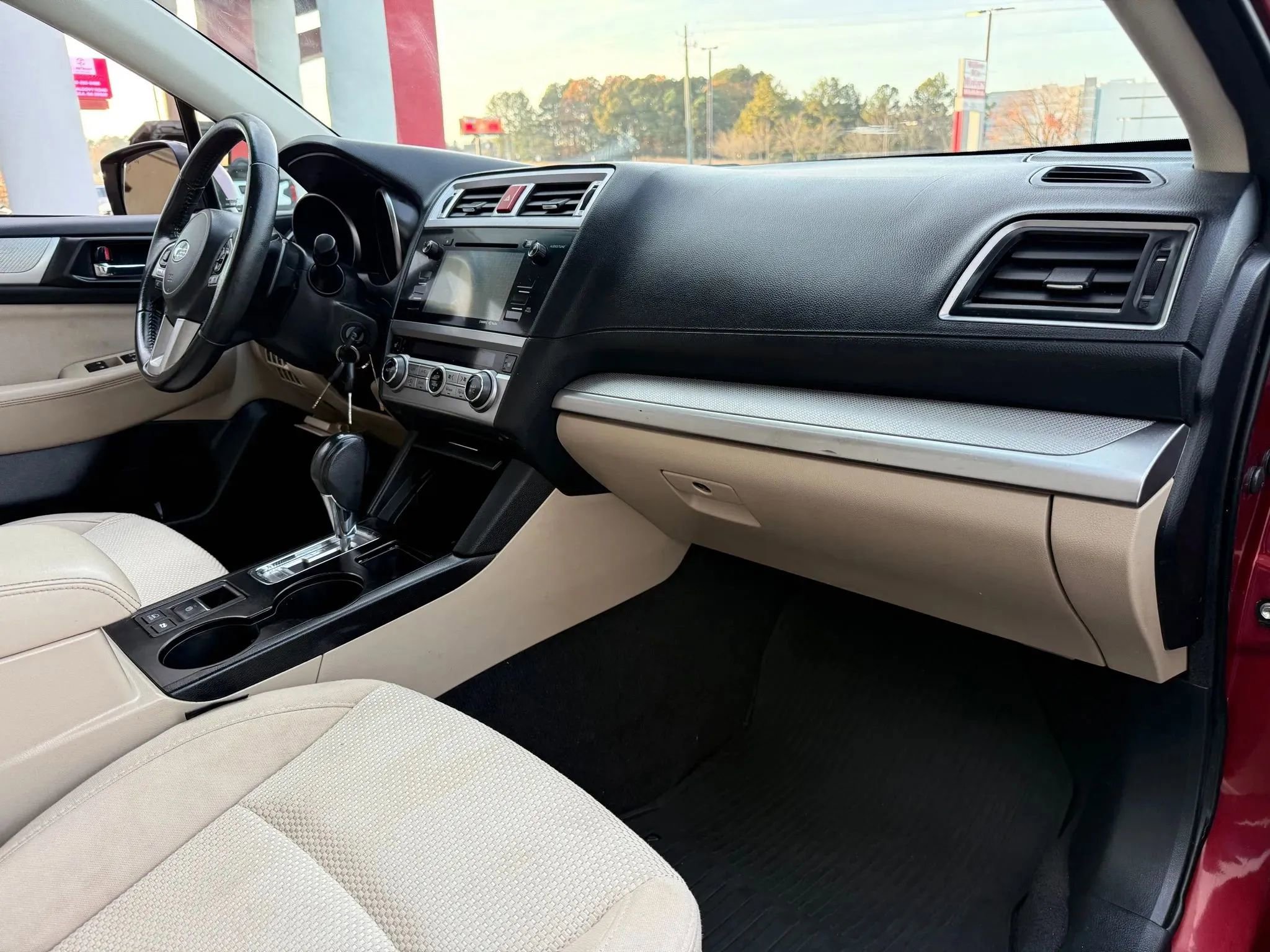 Used 2017 Subaru Outback 2.5i Premium image 19