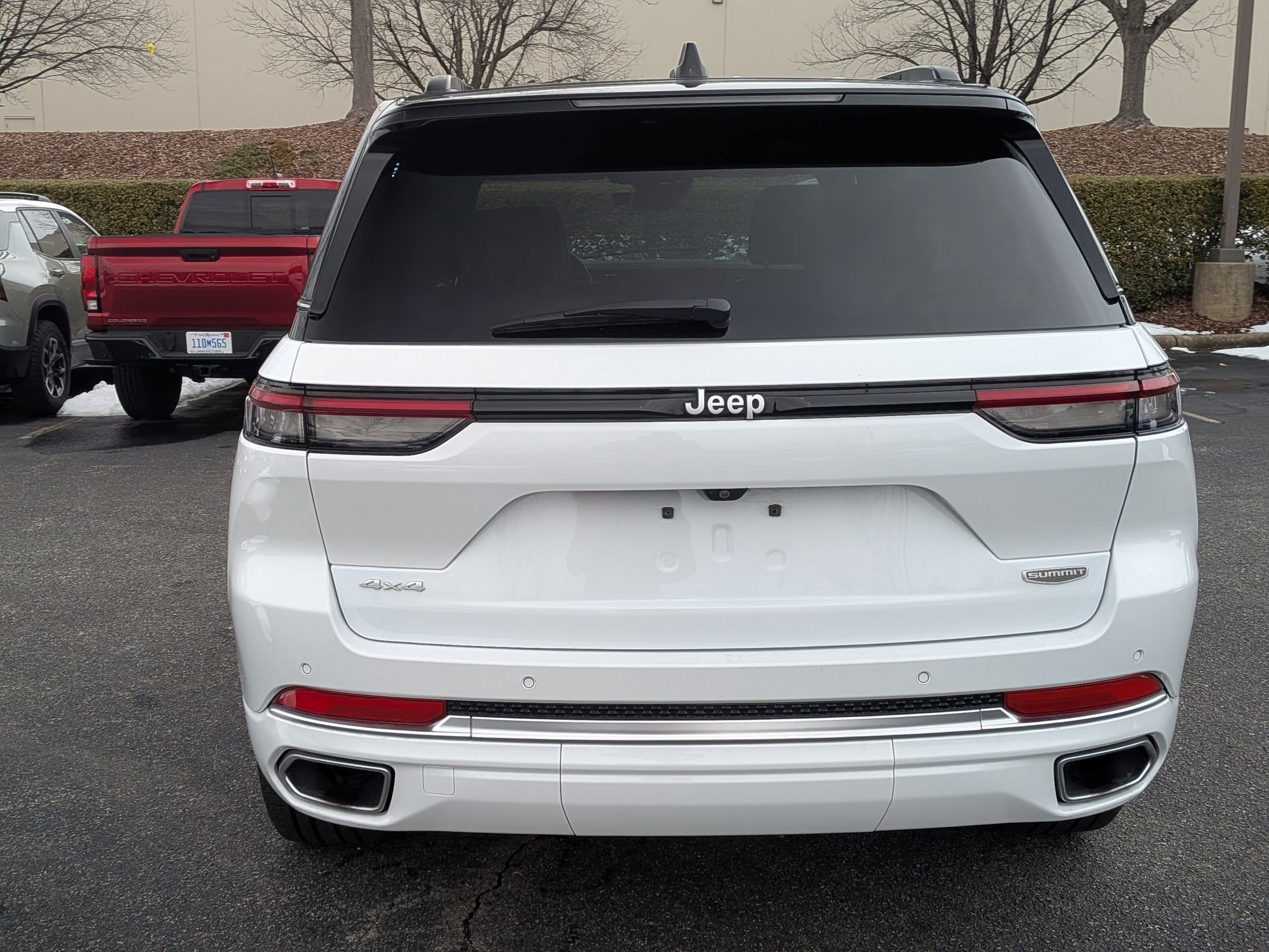 Used 2024 Jeep Grand Cherokee Summit image 8